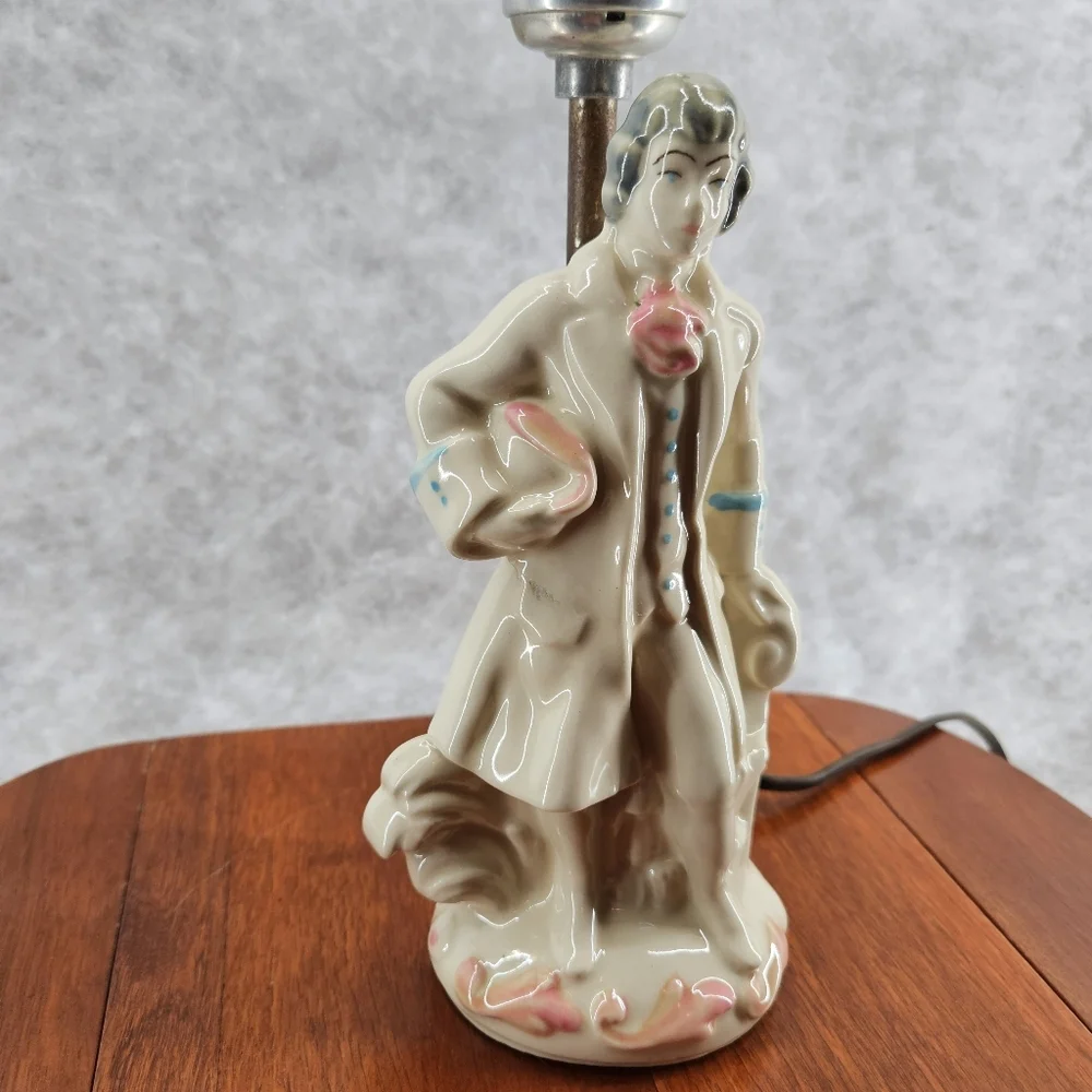 Vintage Hand‎ Painted Bisque Colonial Figural Table Lamp Cream Pink Blue WORKING